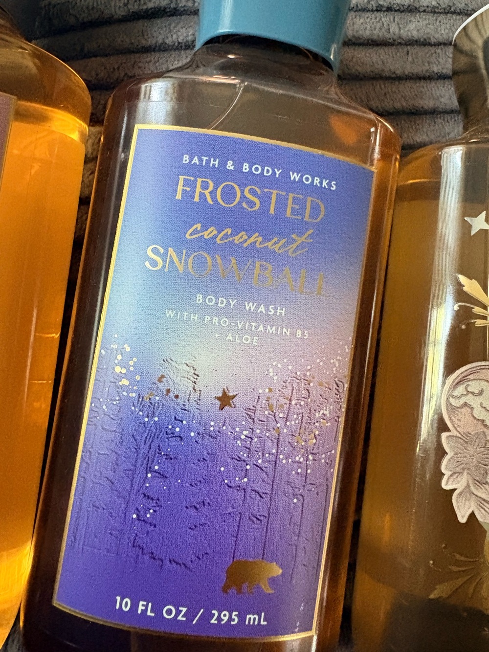 Bath & Body Works Frosted Coconut Snowball & snowflakes & Cashmere BODY WASH - Picture 2 of 6